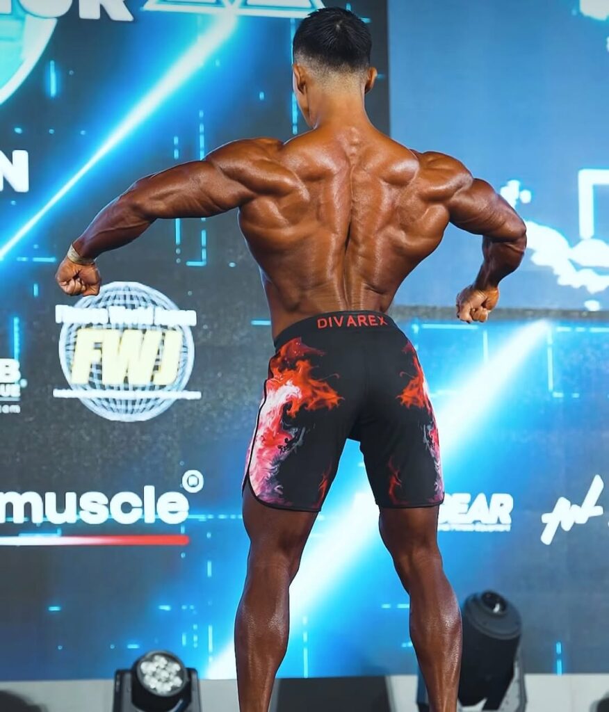 天野直哉選手の背中の画像